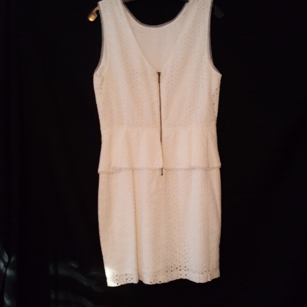 Dress - Picture 2 of 3